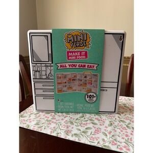 MGA's Mini Verse Make it Mini Food All You Can Eat Resin Case and 101 pieces